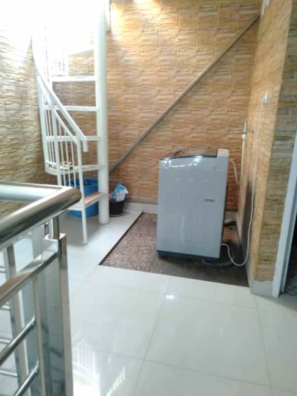 dijual rumah perumahan the royal