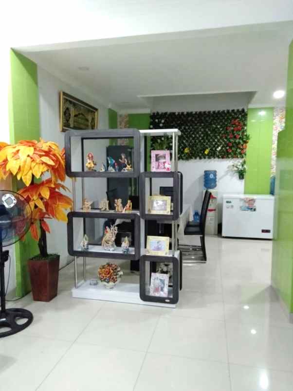 dijual rumah perumahan the royal