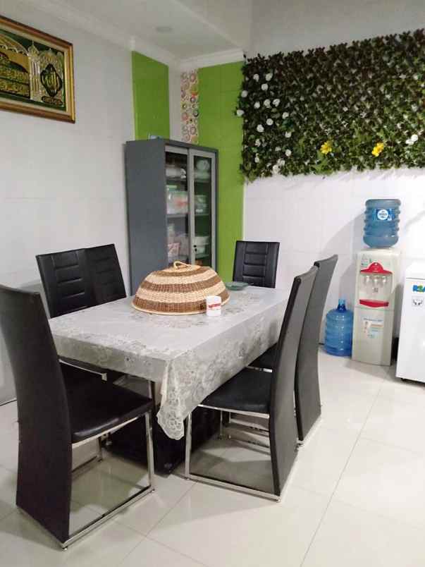 dijual rumah perumahan the royal