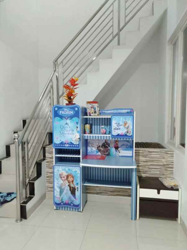 dijual rumah perumahan the royal