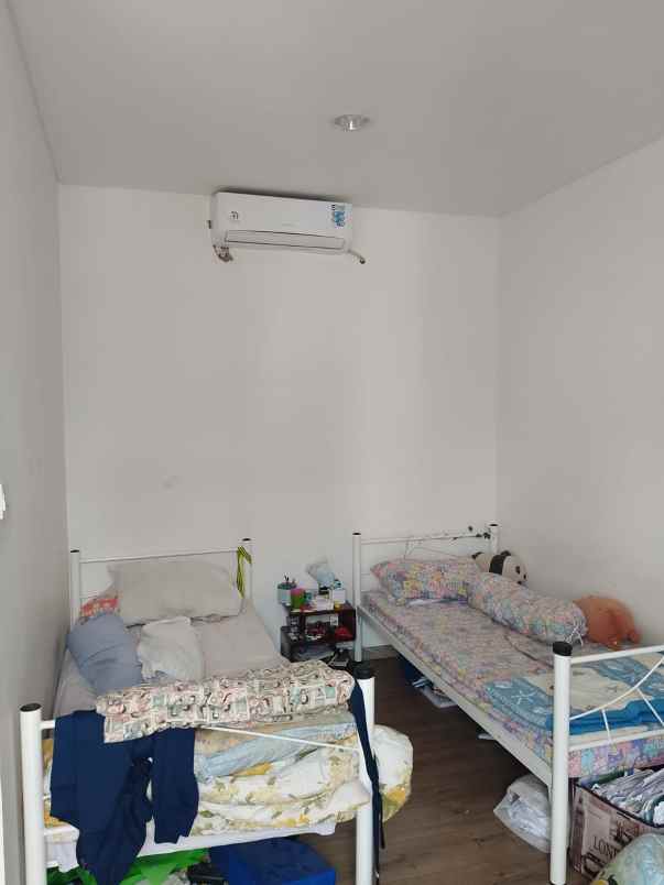 dijual rumah perumahan wisteria metland