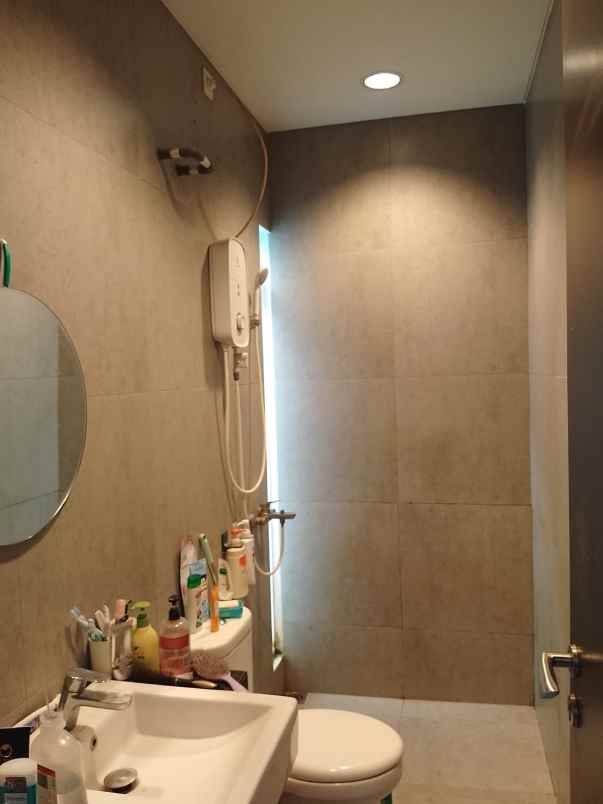 dijual rumah perumahan wisteria metland