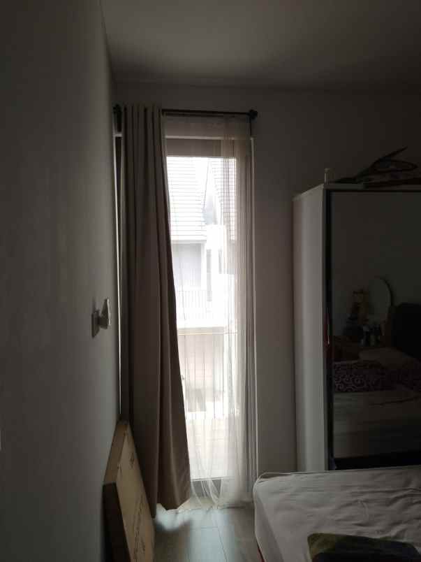 dijual rumah perumahan wisteria metland