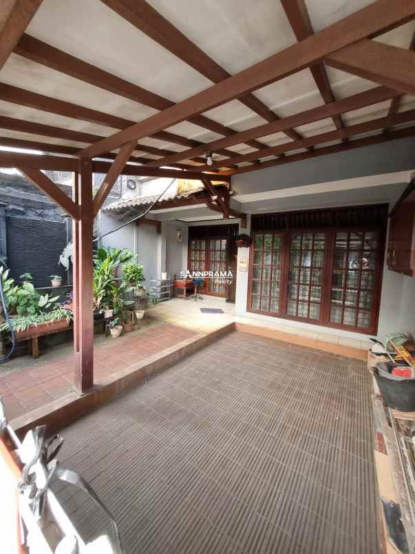 dijual rumah perumnas depok utara