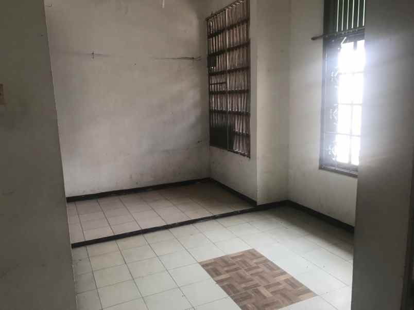 dijual rumah petojo