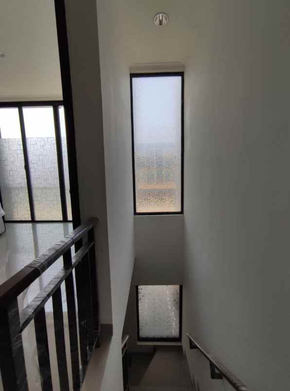 dijual rumah pik 2 cluster california