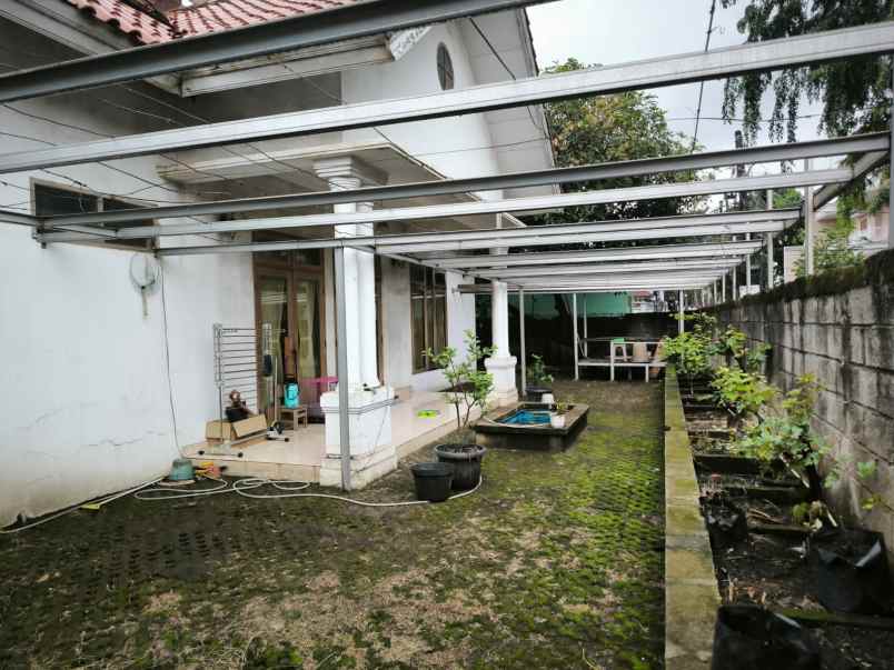 dijual rumah pondok bambu
