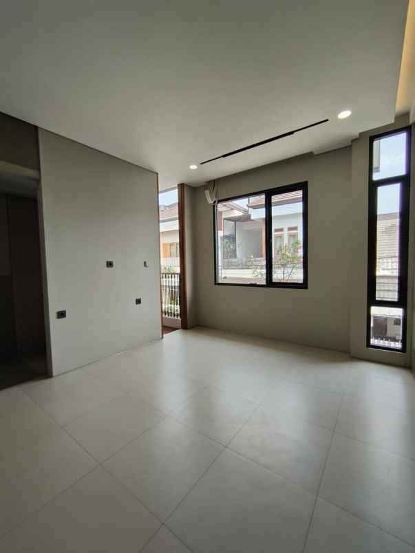 dijual rumah pondok bambu