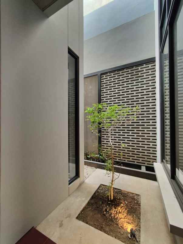 dijual rumah pondok bambu