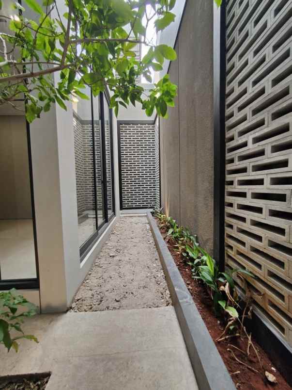 dijual rumah pondok bambu