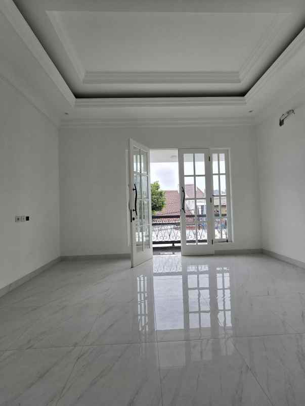 dijual rumah pondok bambu jakarta timur