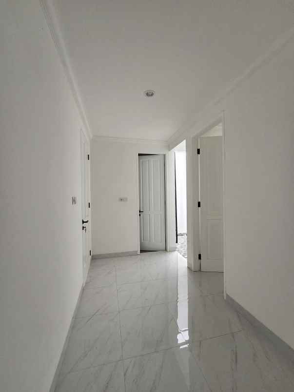 dijual rumah pondok bambu jakarta timur