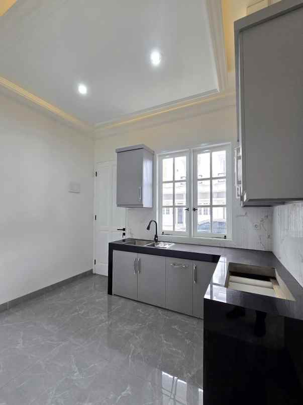 dijual rumah pondok bambu jakarta timur