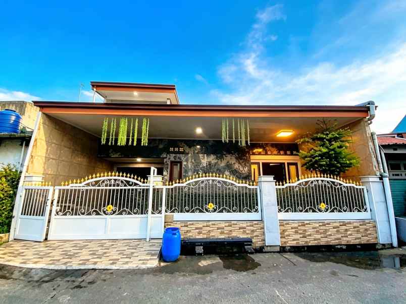 dijual rumah pondok cipta