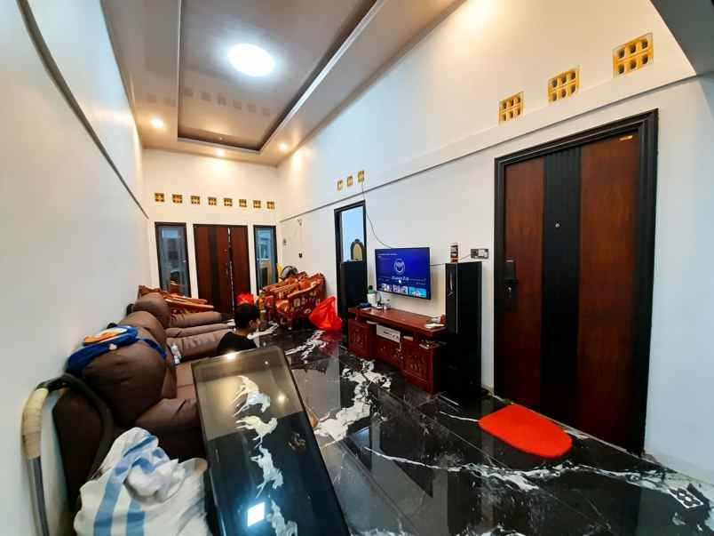 dijual rumah pondok cipta