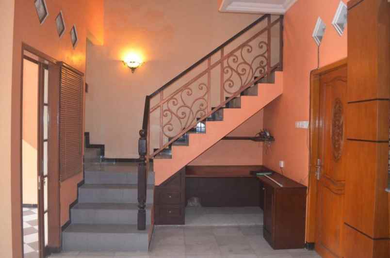 dijual rumah pondok jati