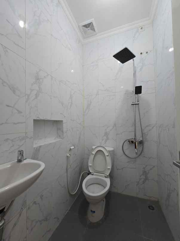 dijual rumah pondok kelapa jaktim