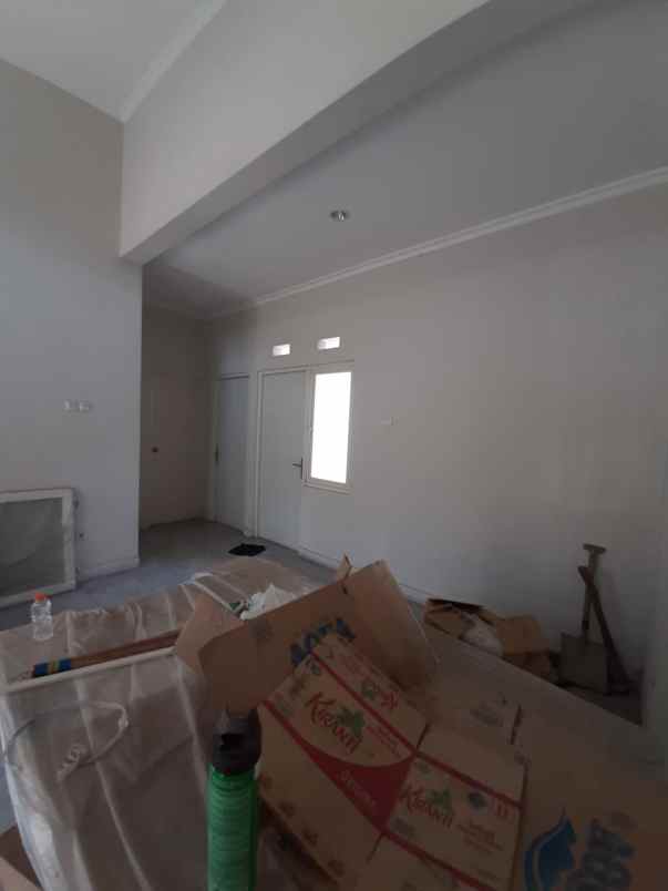 dijual rumah puri surya jaya cluster