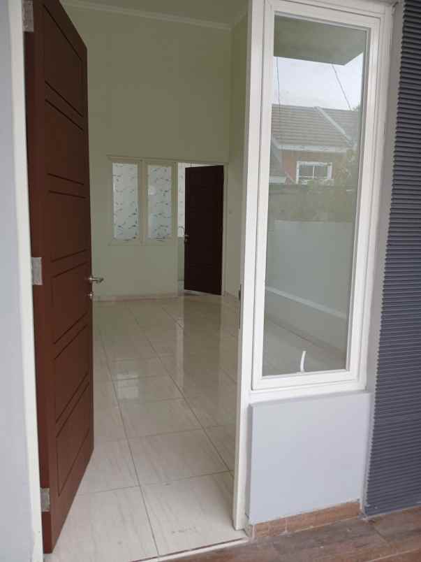 dijual rumah purimas regency