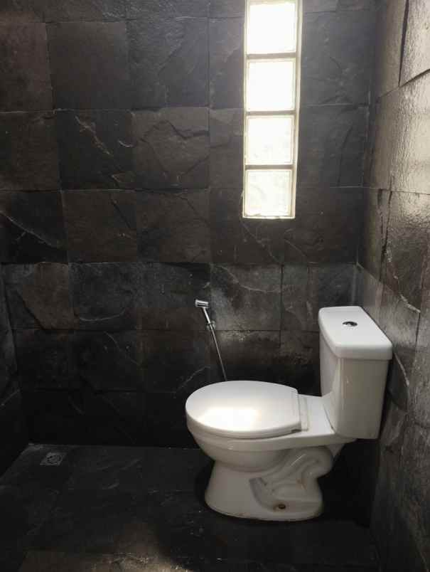 dijual rumah pusat kota bandung jl dewi