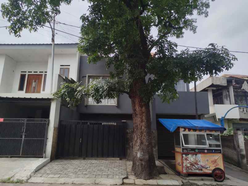 dijual rumah pusat kota bandung jl dewi