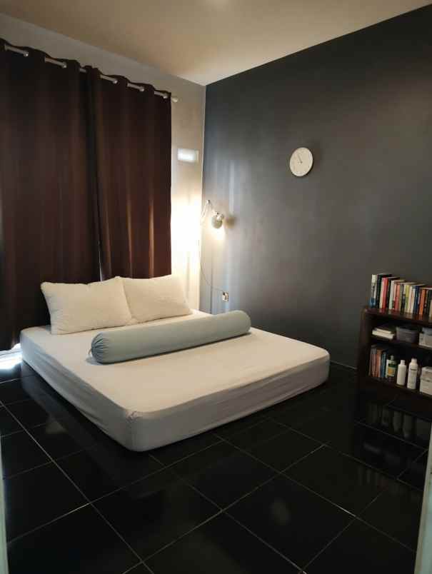 dijual rumah pusat kota bandung jl dewi