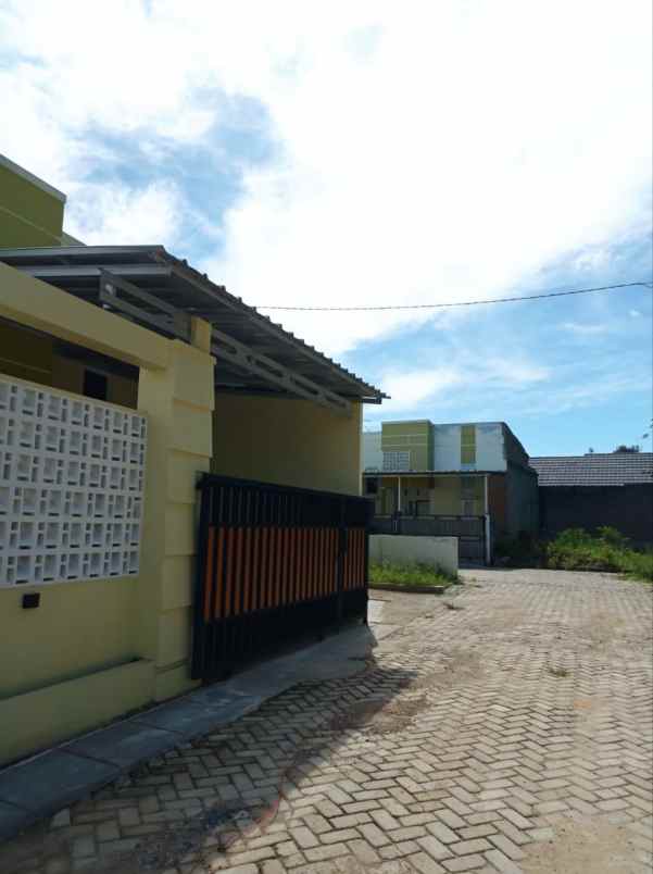 dijual rumah rajabasa