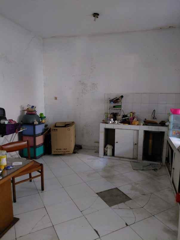 dijual rumah rajawali selatan