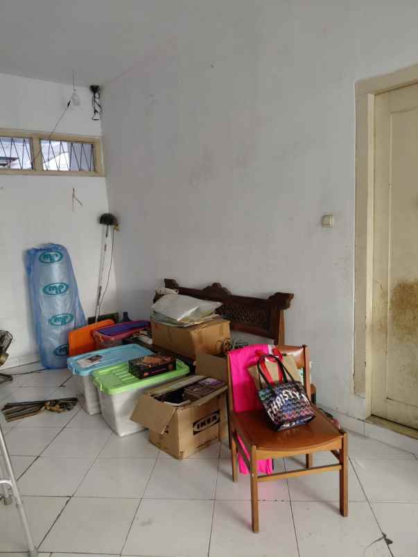 dijual rumah rajawali selatan