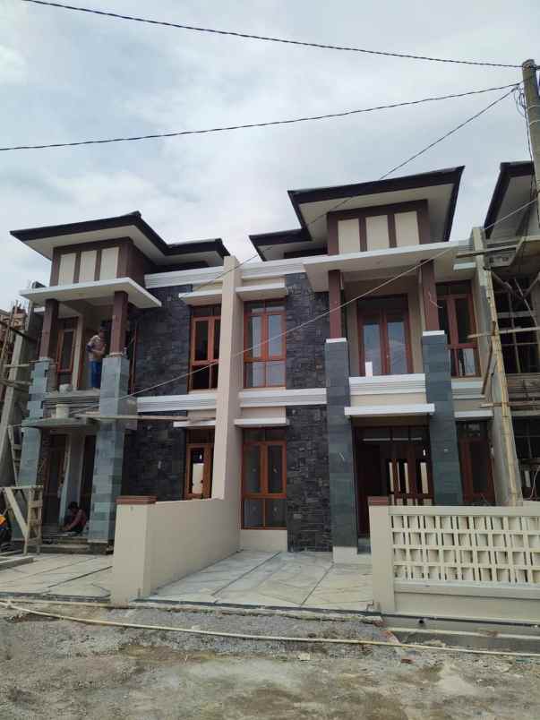 dijual rumah rancabolang