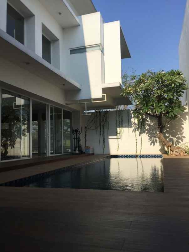 dijual rumah raya bukit golf