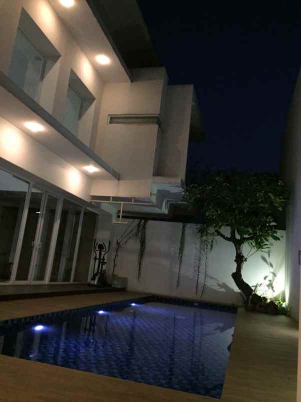 dijual rumah raya bukit golf