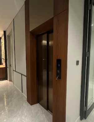 dijual rumah royal residence