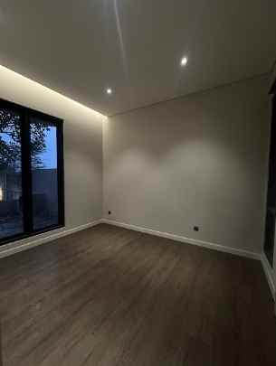 dijual rumah royal residence