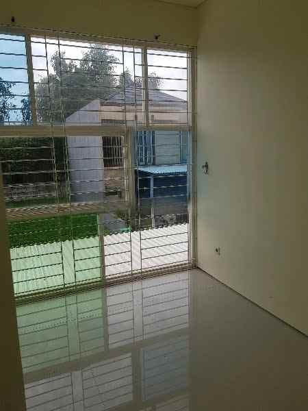 dijual rumah royal residence greenwich