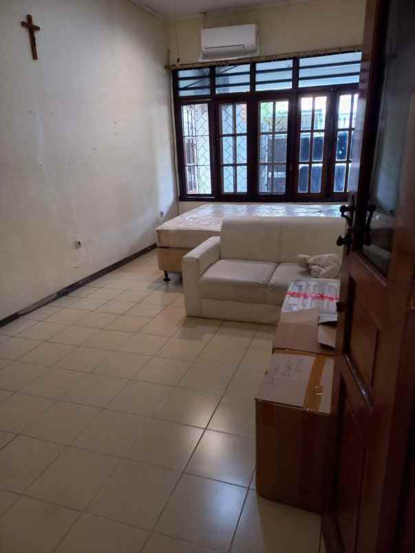 dijual rumah rumah wisma permai