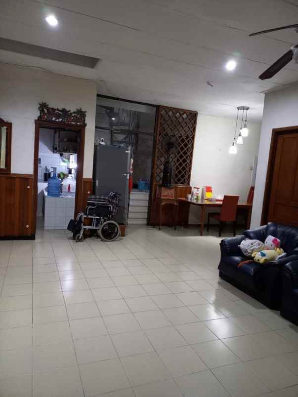 dijual rumah rumah wisma permai