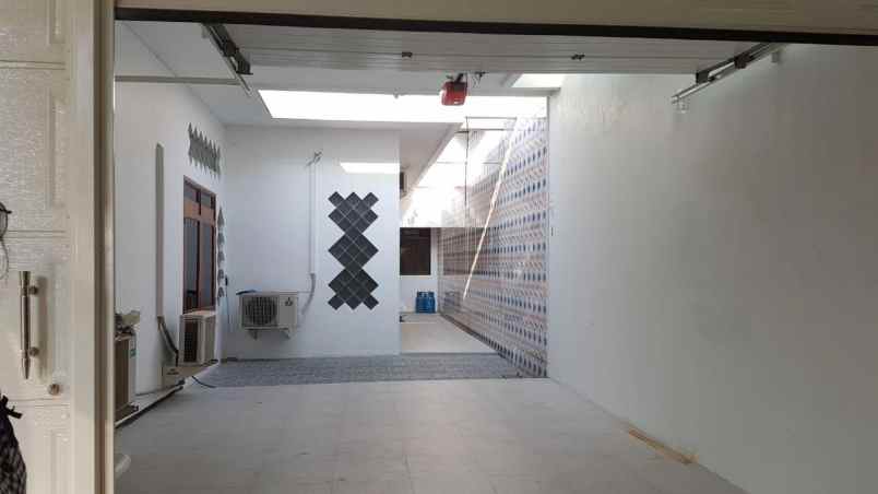 dijual rumah rungkut