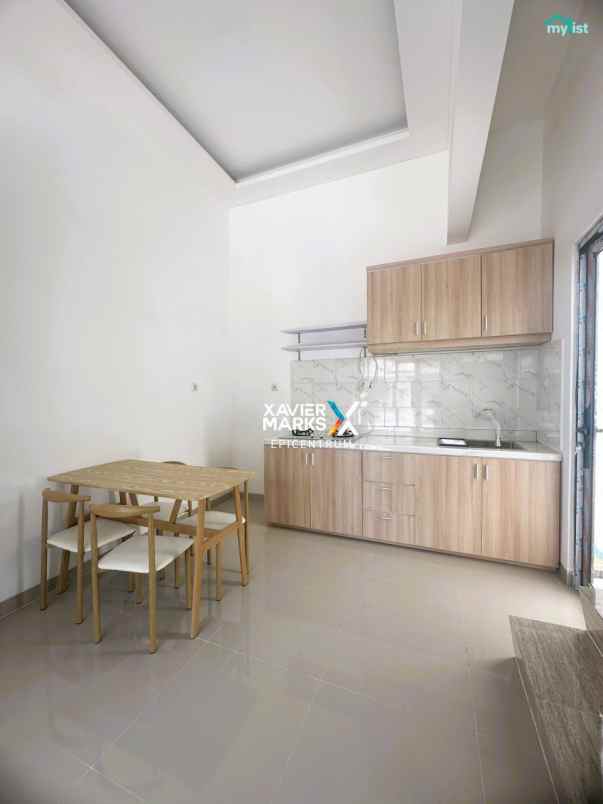 dijual rumah rungkut modern