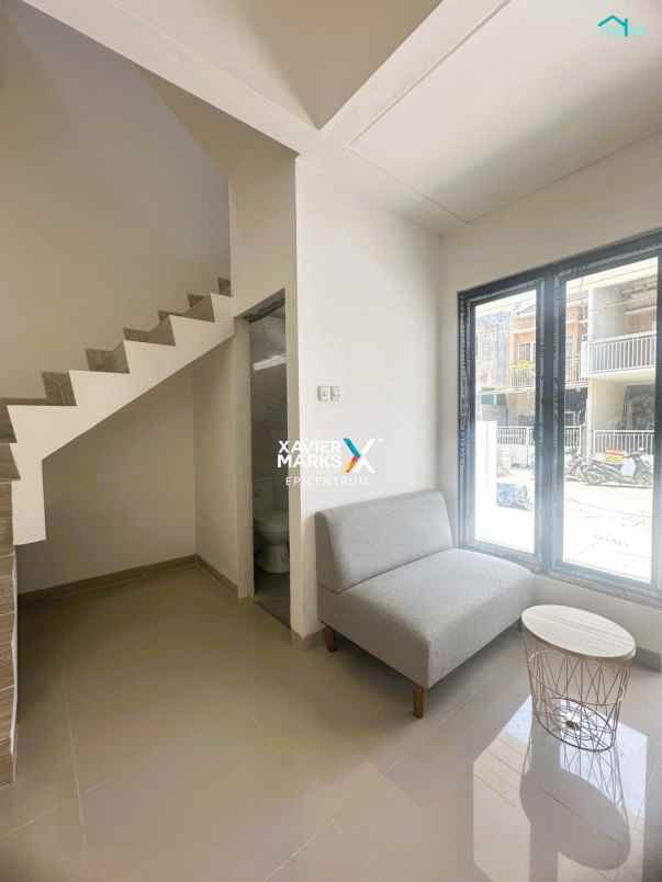 dijual rumah rungkut modern