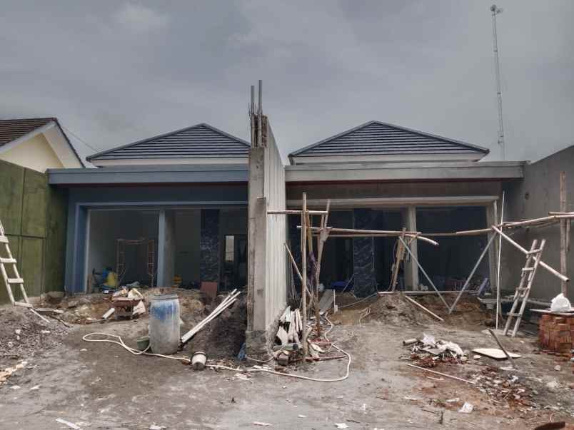 dijual rumah sambiroto