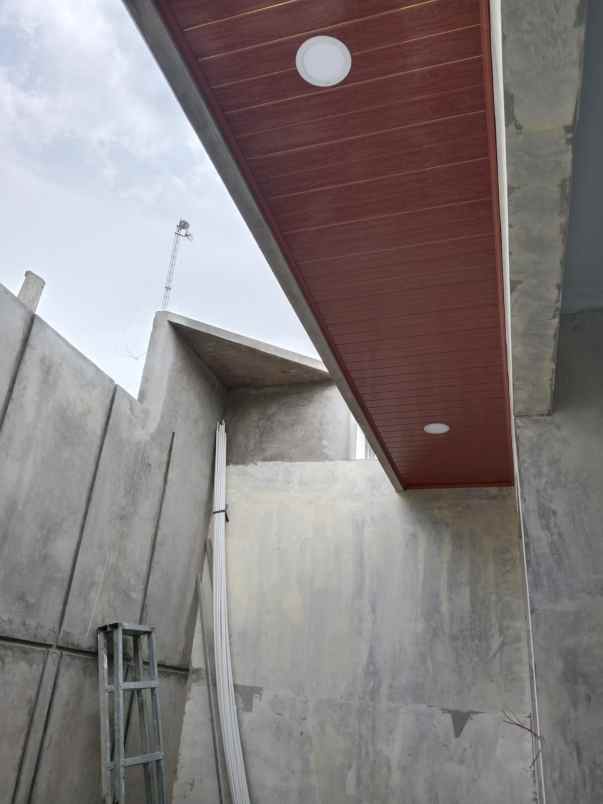 dijual rumah sambiroto