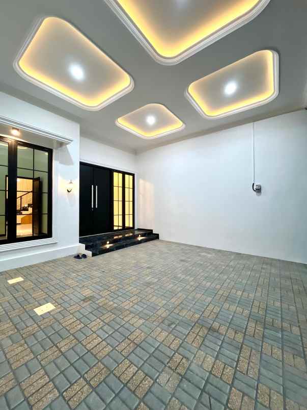 dijual rumah sawojajar