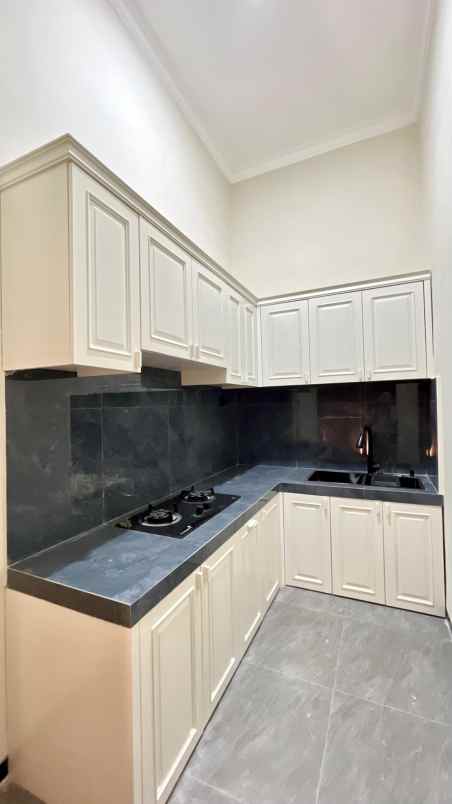 dijual rumah sawojajar