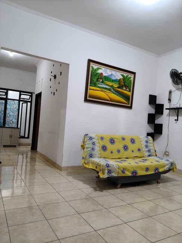 dijual rumah second kondisi baik siap huni