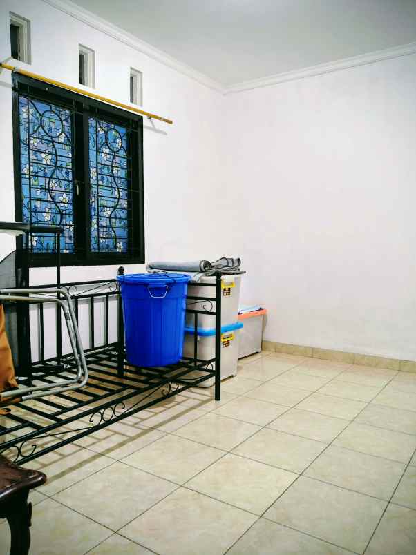 dijual rumah second kondisi baik siap huni