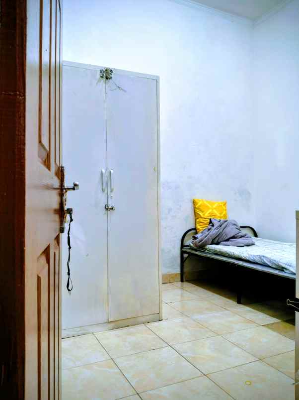 dijual rumah second kondisi baik siap huni