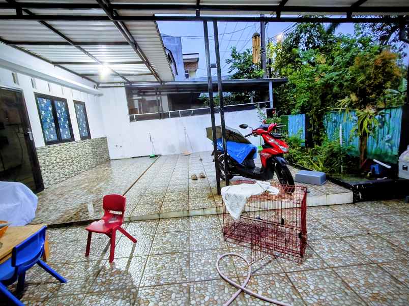 dijual rumah second kondisi baik siap huni