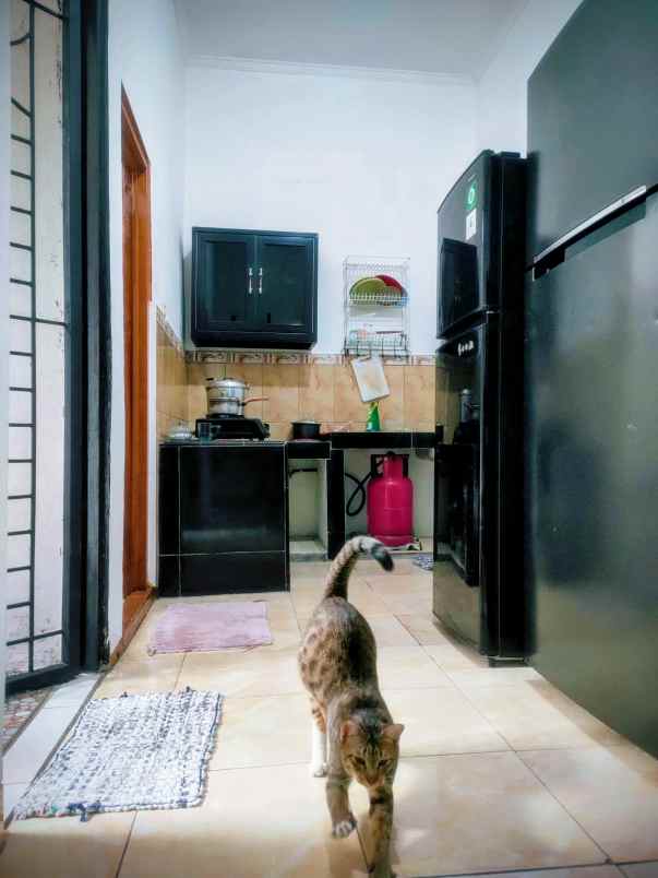 dijual rumah second kondisi baik siap huni