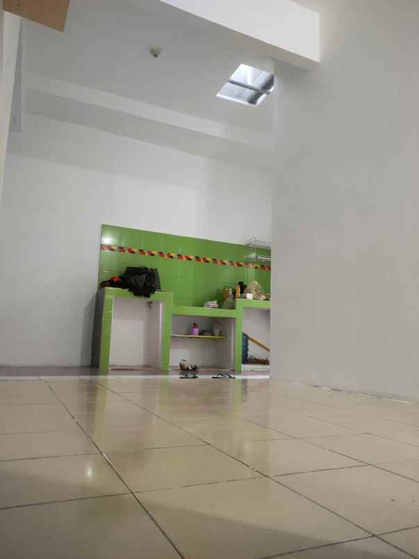 dijual rumah second kondisi baik siap huni